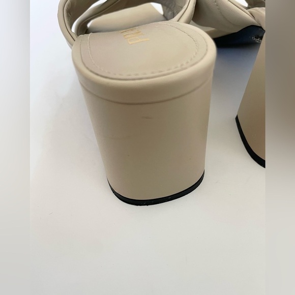 Prada Beige pebbled leather quilted criss cross 65mm block heel mules EU 40 - Picture 8 of 14